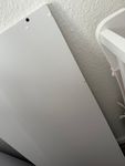 Schlechte Qualität, und er ist voller Dellen und Kratzer.