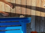 Pro sestavení je potřeba truhlářský kurs a nářadí za cca 5 tisíc. Gola, dřevěná palice, vrtačku, bruska a hlavně silný nervy. Preforovane dírky na opěradlu neodpovidaly, viz foto a návod taktéž bídný. 