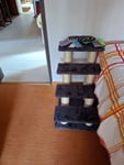Super lricht zidsmmenzubauen.meine Katze hst die Kletterhilfe gleich angenommen. 