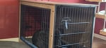 Schöner und großer Hundekäfig,unsere Boxer Hündin hat den Schlafplatz sofort angenommen, bequem und groß, die Fronttür haben wir entfernt damit unsere Emma ungestört rein und raus kommt 