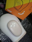 Linderung von Schmerzen in den Händen / Handmassagegerät mit Wärme- und Kompressionsfunktion