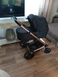Schöner Kinderwagen