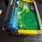Karton beschädigt,sowie Loch im Schlauch 