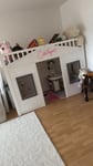 Wunderschönes Spielhaus & Schlafbett