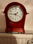 sehr schöne Uhr