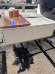 Schöner Tisch mit Tuningbedarf 