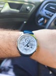 Das Uhrenarmband ist etwas steif
