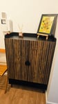 Très jolie armoire, dommage pour le défaut