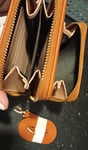 Sehr gut. Stabil. Gross. Klassisch