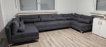 Das Sofa ist sehr schön, aber ein bisschen hart.