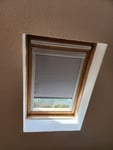 Die Bestellungen für mein Verdunklungsrollo war sehr leicht. Die genauen Maße findet man schnell am Dachfenster.