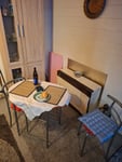 Tisch mit Stühlen Beurteilung.