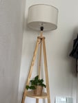 Schöne Stehlampe