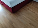 Bett sieht übethaup nicht so aus wie abgebildet. Sehr billieg bearbeitet für den preis. Fehlten viele schrauben. Ich empfele dieses Bett aifkeinen fal zu kaufen..fehlen