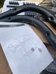 Die Oberflächen sind sehr zerkratzt, siehe Bild. Diesen Umstand möchte ich reklamieren und um eine Gutschrift bitten.
