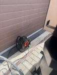 Kabel plní svou funkci dle očekávání. Jediné co bych vytkla je, že byl kabel namotán obráceně, museli jsme jej namotat správně.