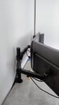 Stabile Monitorhalterung – mehr Platz auf dem Schreibtisch