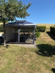 Der Aufbau hat etwas länger gedauert, weil die Aufbau Anleitung nicht so verständlich ist.