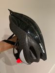 Sehr guter Kinderfahrradhelm mit Licht. Auch bei intensiver Nutzung sehr strapazierfähig, alles funktioniert einwandfrei