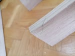 Wyboru produktu dokonano z powodu szczególnych wymiarów, które pasowały do danej przestrzeni. Niestety dwa elementy były w stanie jak na zdjęciu :( Trochę nie pojmuję dlaczego tak! Przy montażu użyto ich w miejscu małowidocznym ale... smutek!