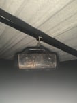 Boombox an einer schutzhütte MIT magnet befestigt befestigt