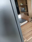 Auf den Fronten befinden sich kratzer und weisse stellen 
