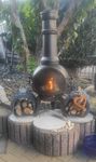 Spitze dieser Kamin im Garten 