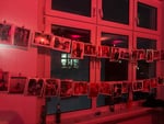 Die Bildergalerie sah super aus und hat prima gehalten Dank der schönen Herzklammern