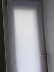 Rollläden für ein kleines Fenster. Sie sehen hübsch aus und sind hochwertig verarbeitet. 