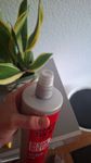 die Flasche beschädigt