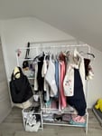 Sehr stabil und hochwertig. Der Aufbau war einfach und schnell.