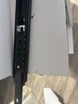 Teile Nummer 28 Falsche Löcher für Schrauben 2 cm müsste ich versetzen und neu Löcher machen 