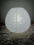 Schöne kleine Papierlampe