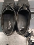 Schuhe an sich OK, Innensohle löst sich bereits auf