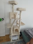 Schöner Kratzbaum