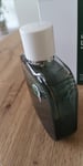 Lacoste Logo kleber von der flasche löst sich 