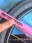Bicicletta ammaccata.pessimi!!!Il prodotto è arrivato ammaccato con i freni da montare e la catena secca non ingrassata,e neanche un po di grasso a parte per poterla ingrassare, la politica del reso imbarazzante, con le spedizioni a carico mio.. scandalos