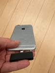 Eins ist falsch gebaut, Stecker oder Telefon. Stecker passt nicht rein.
