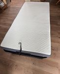 Bett kam pünktlich und schick verpackt