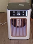 Tragbare Klimaanlage mit 2 kühlen Nebeln und 4 Geschwindigkeiten mit 7 Farblichtern und 900ml für den Tank 