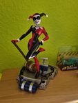 Harley Quinn Statue