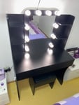 Schminktisch mit LED-Beleuchtung und Spiegel