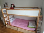 Parfait pour le lit KURA et un vrai gain de place