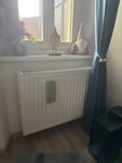 Wunderschön, dezent und salbeigrün als Farbe wirkt sehr angenehm, beruhigend im Raum.