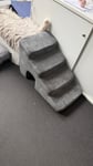 Unser Hund hat jetzt seine eigene VIP-Treppe
