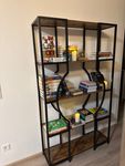 Bücherregal