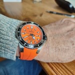 Orange fällt auf 
