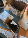 Verpackung war aufgerissen und wieder zugeklebt 80 Schrauben fehlten