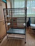 Yaheetech Vogelkäfig mit Ständer, Vogelvoliere mit 3 Holzstangen und 4 Futternäpfen, Wellensittic