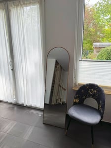 LunaMirror, celotělové zrcadlo, rozměry 146 x 44 cm, barva hnědá, rám z hliníku Fotografie od zákazníka č. 2